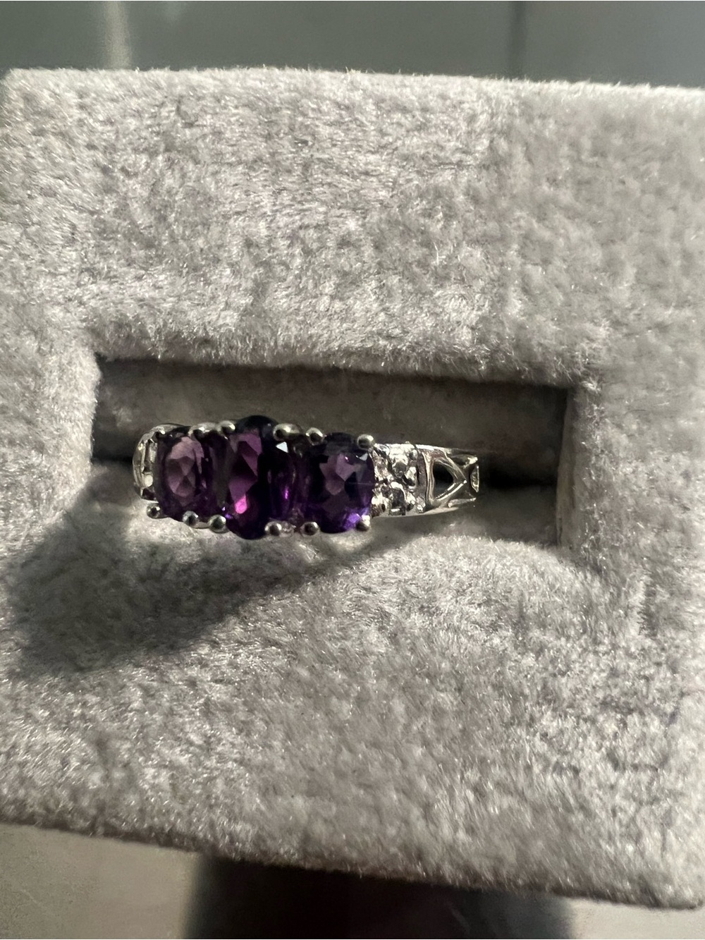 Lightweight Solid 10K White Gold Amethyst Three-Stone Ring - Purple